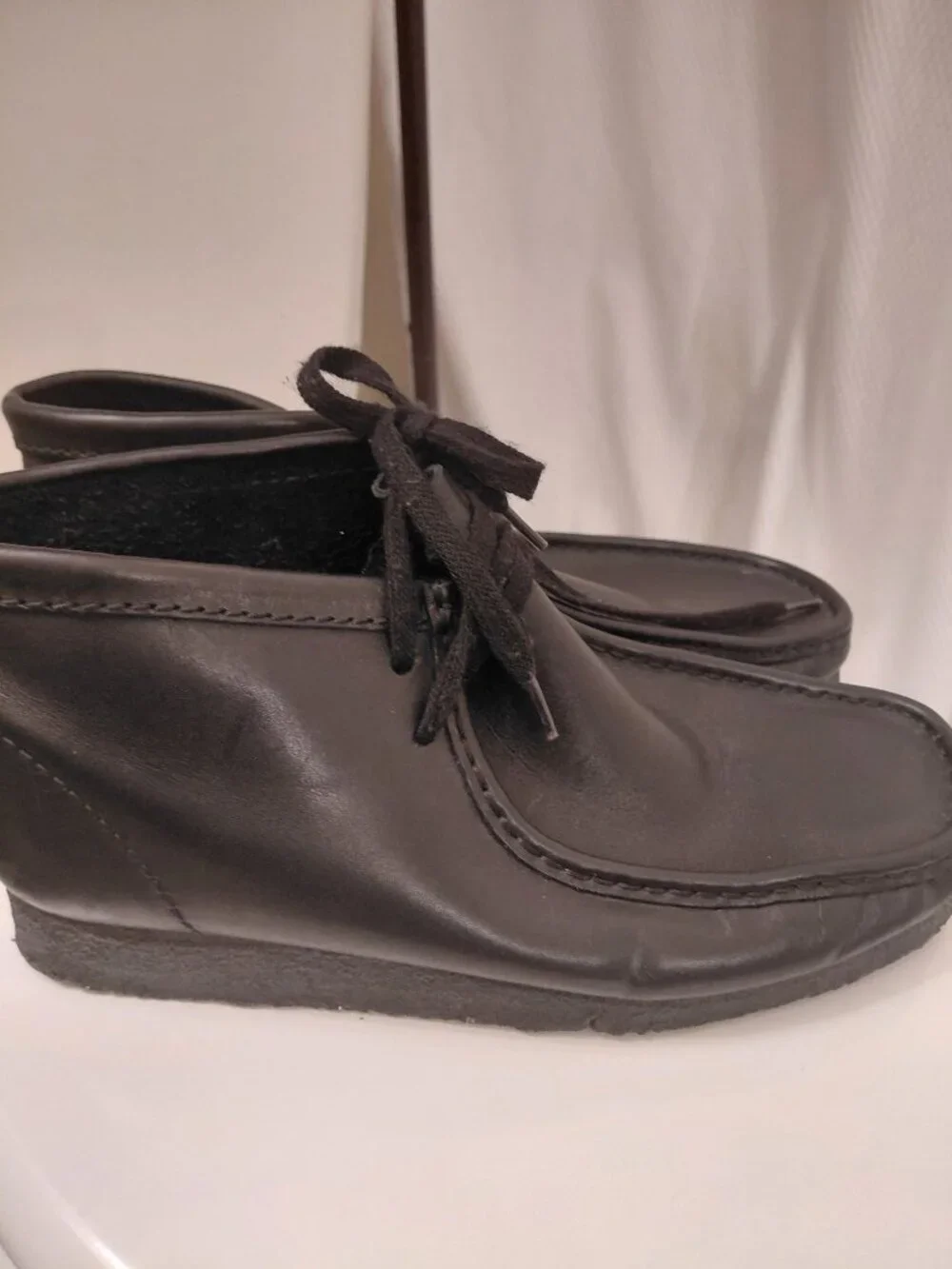 Clarks leather all black Wallabees boots
